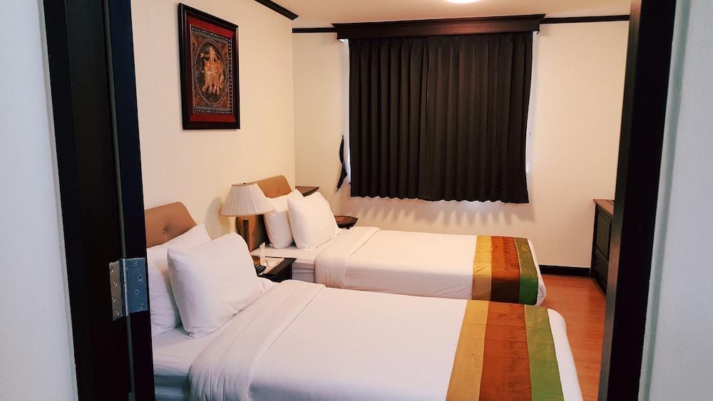 Yellow Ribbon Hills Boutique Suites Bangkok Exterior foto