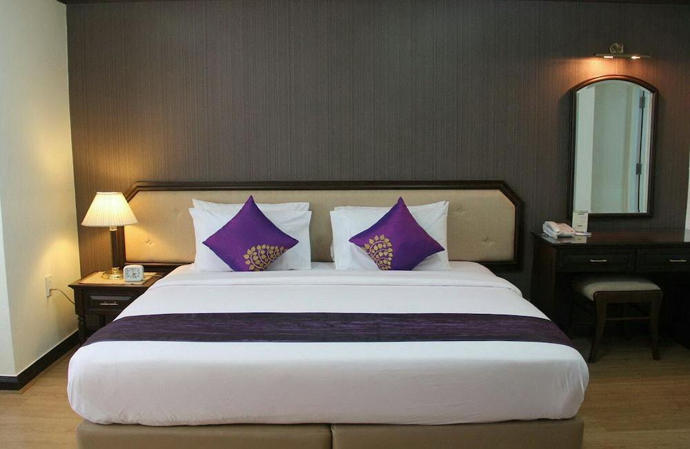 Yellow Ribbon Hills Boutique Suites Bangkok Exterior foto