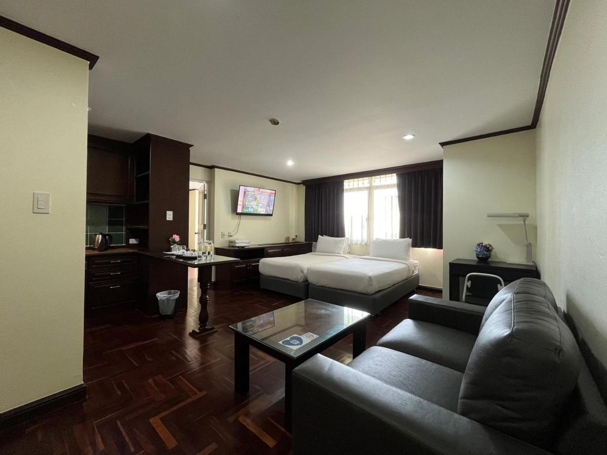 Yellow Ribbon Hills Boutique Suites Bangkok Exterior foto