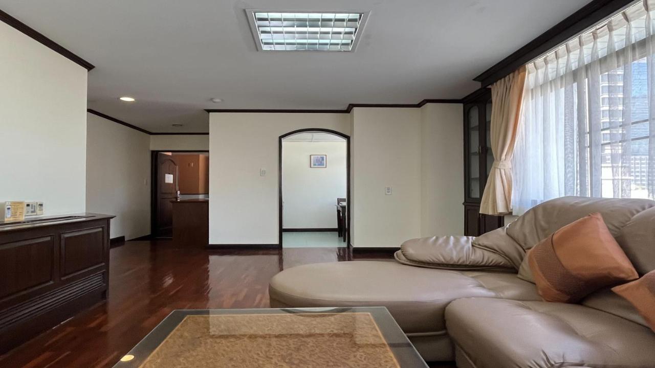 Yellow Ribbon Hills Boutique Suites Bangkok Exterior foto