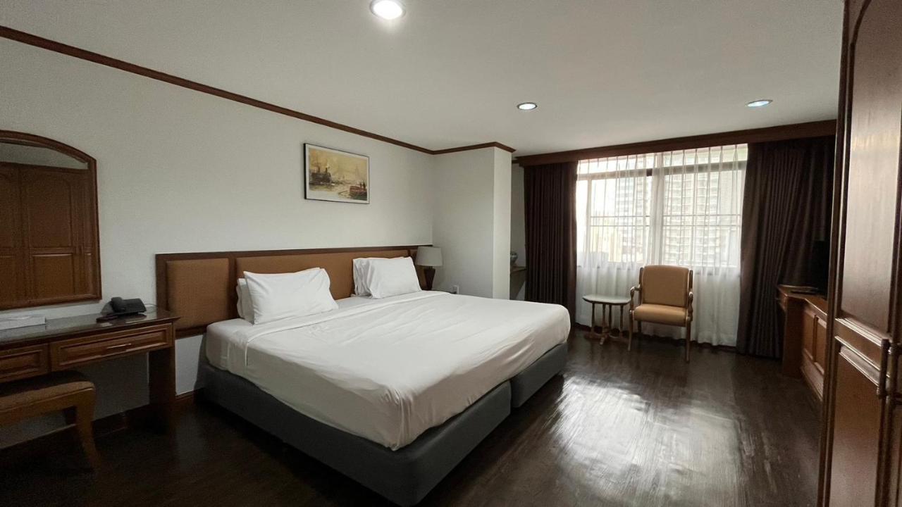 Yellow Ribbon Hills Boutique Suites Bangkok Exterior foto