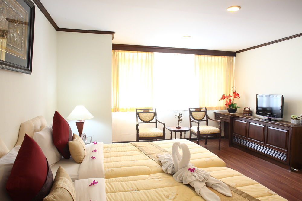 Yellow Ribbon Hills Boutique Suites Bangkok Exterior foto